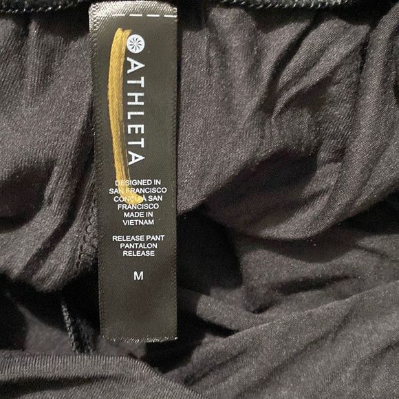 Athleta Release Pant NWT or NWOT Black Medium Wide Leg - Picture 3 of 10